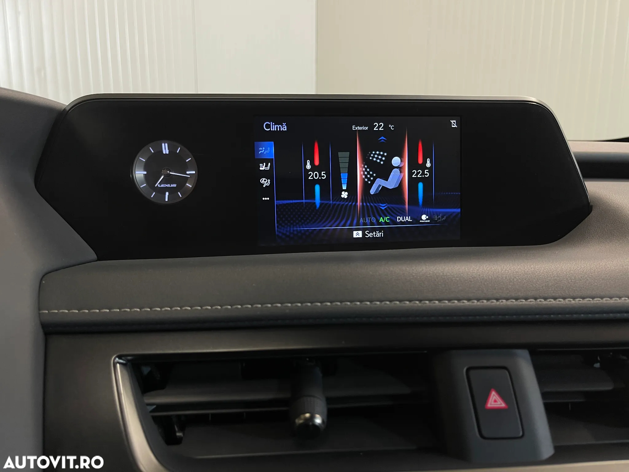Lexus UX 250h 2.0L HEV 20H- (178 HP) 4X4 CVT Executive - 17