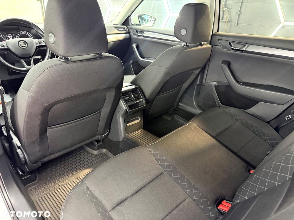 Skoda Superb 2.0 TDI Ambition - 22