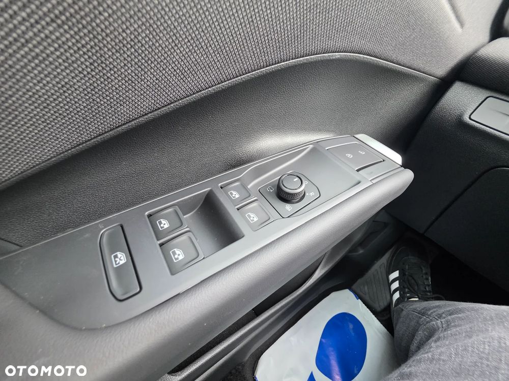 Volkswagen T-Roc 1.5 eTSI Life DSG - 19