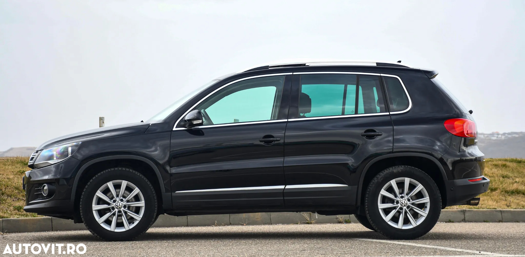 Volkswagen Tiguan 2.0 TDI 4Motion DSG Sport & Style - 8