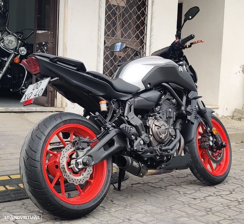 Yamaha MT-07 - 10