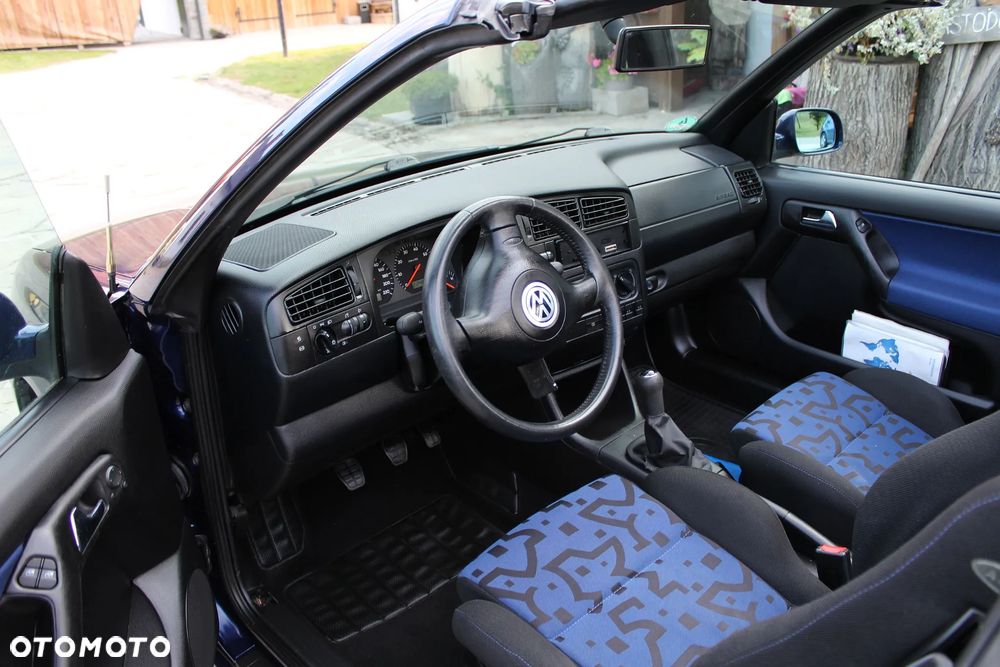 Volkswagen Golf 1.6 - 12