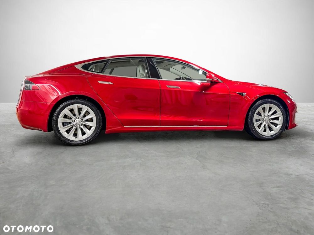 Tesla Model S - 7