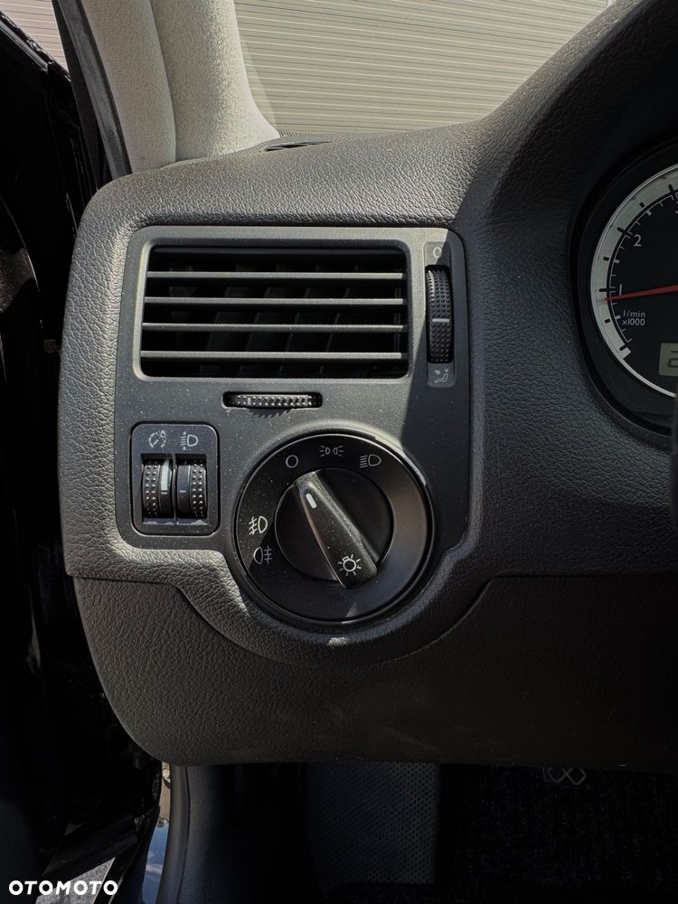 Volkswagen Bora Variant 1.6 Comfortline - 22
