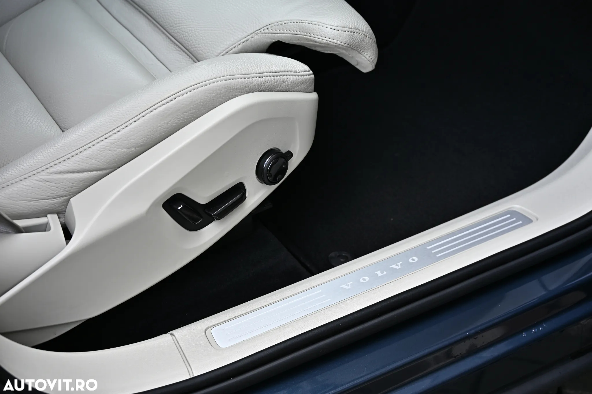 Volvo XC 60 D4 AWD Geartronic Inscription - 23