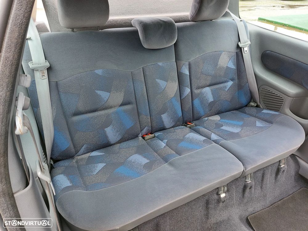 Renault Clio 1.2 RT - 12