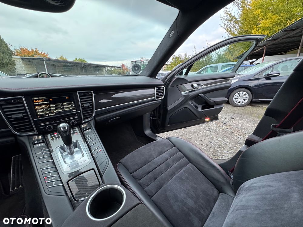 Porsche Panamera GTS PDK - 6