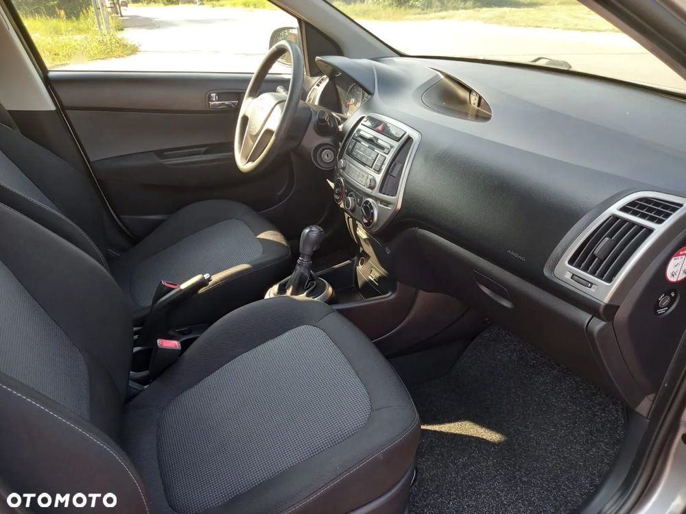 Hyundai i20 1.1 CRDi BlueDrive Fresh - 14