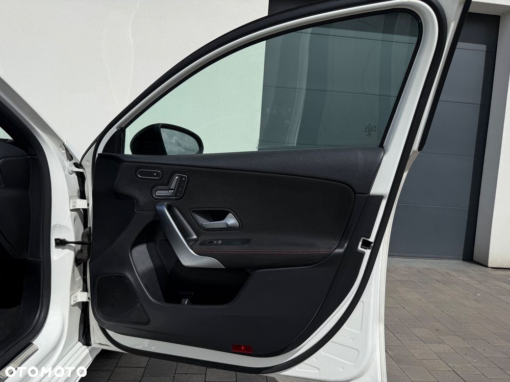 Mercedes-Benz Klasa A 250 e PHEV AMG Line 8G-DCT - 31