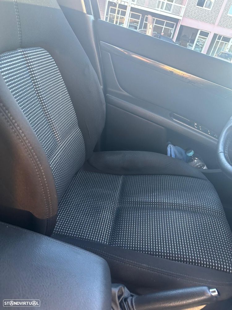 Peugeot 407 SW 1.6 HDi Executive - 7