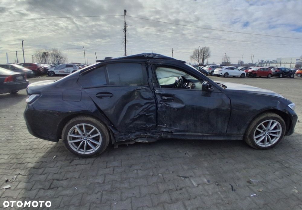 BMW Seria 3 318i Sport - 8