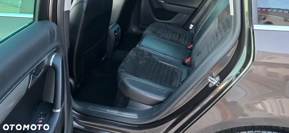 Volkswagen Passat 2.0 TDI 4Mot Highline DSG - 11