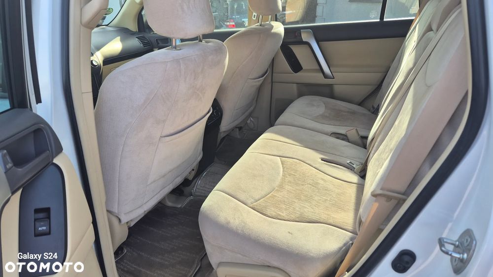 Toyota Land Cruiser - 12