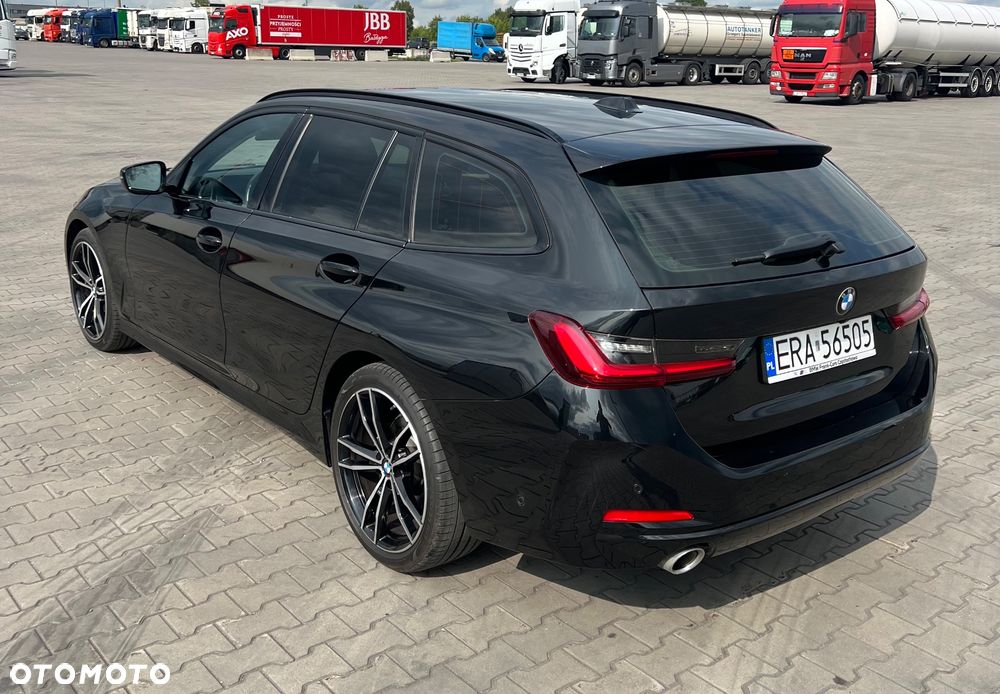 BMW Seria 3 318d Touring - 4