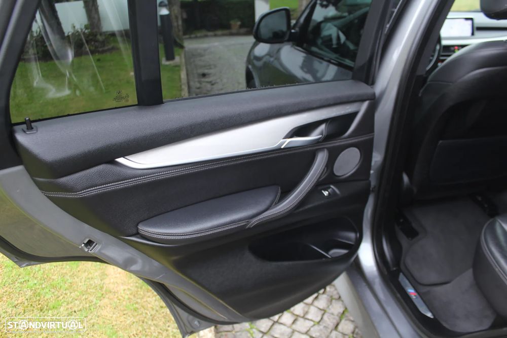 BMW X5 40e xDrive Pack M - 29