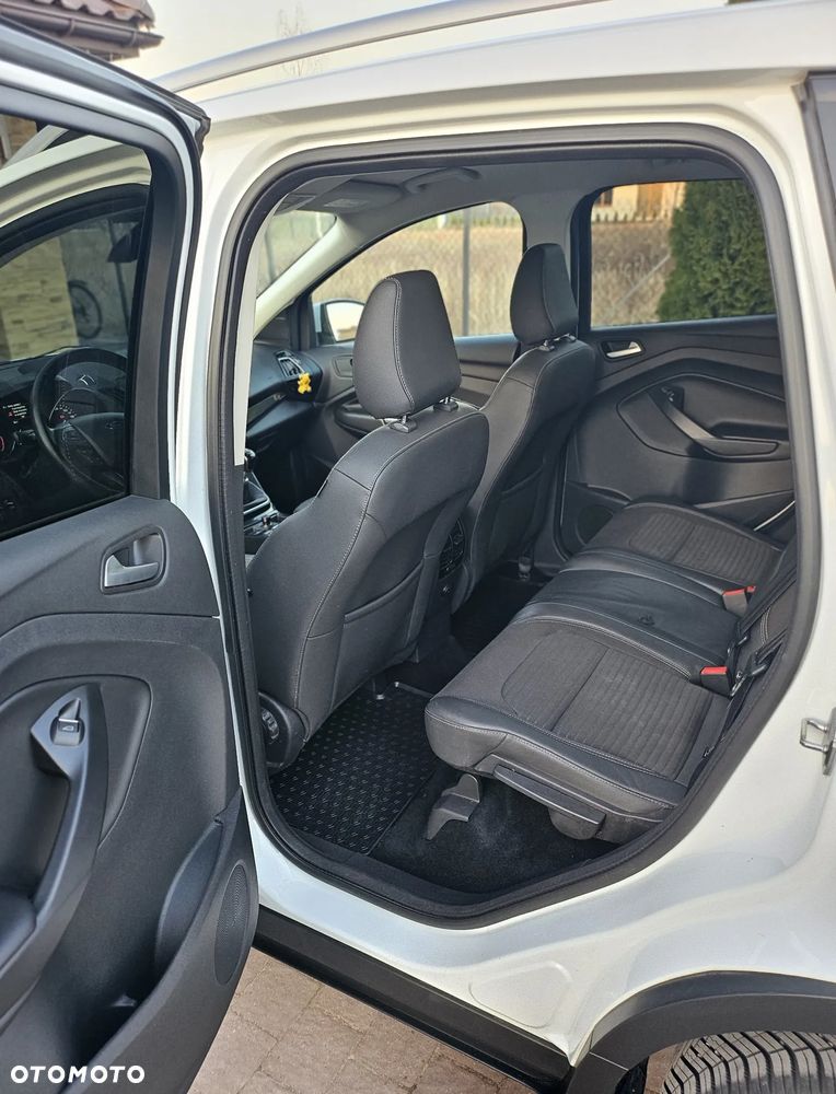 Ford Kuga - 10