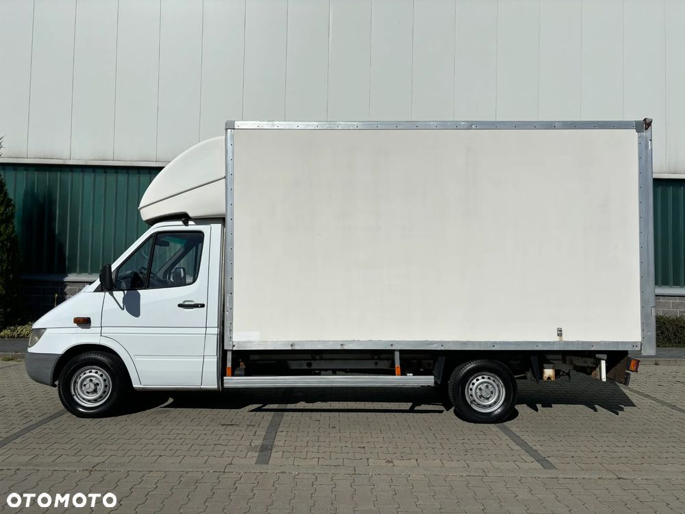 Mercedes-Benz Sprinter - 7