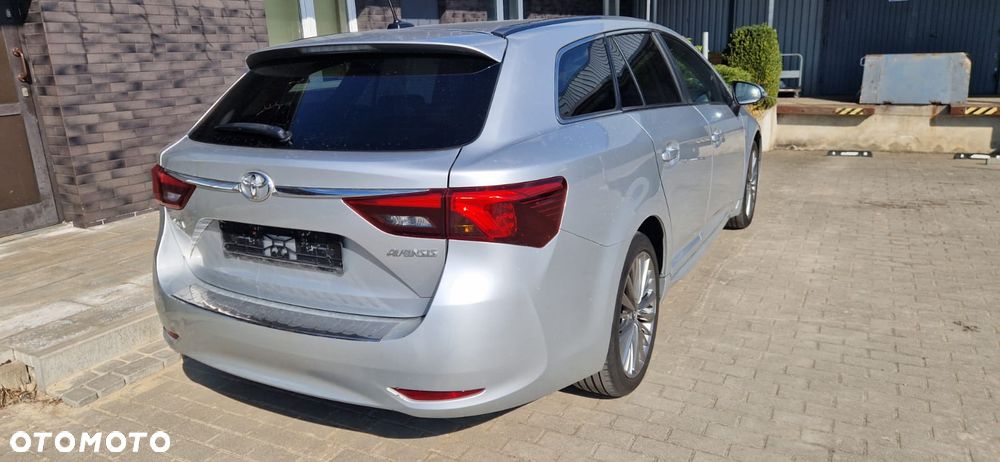 Toyota Avensis Touring Sports 1.8 Comfort - 8