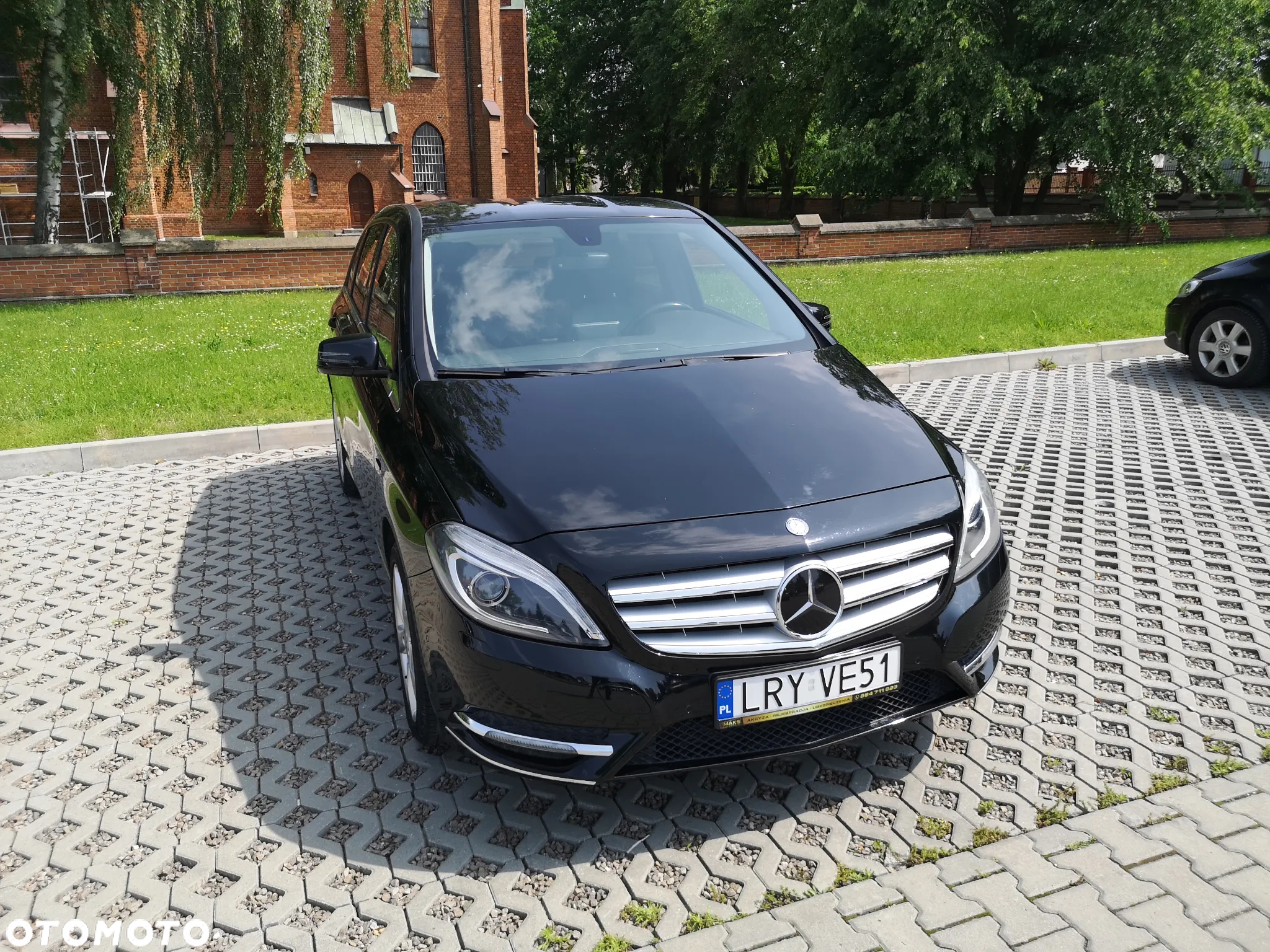 Mercedes-Benz Klasa B 180 AMG Line - 24