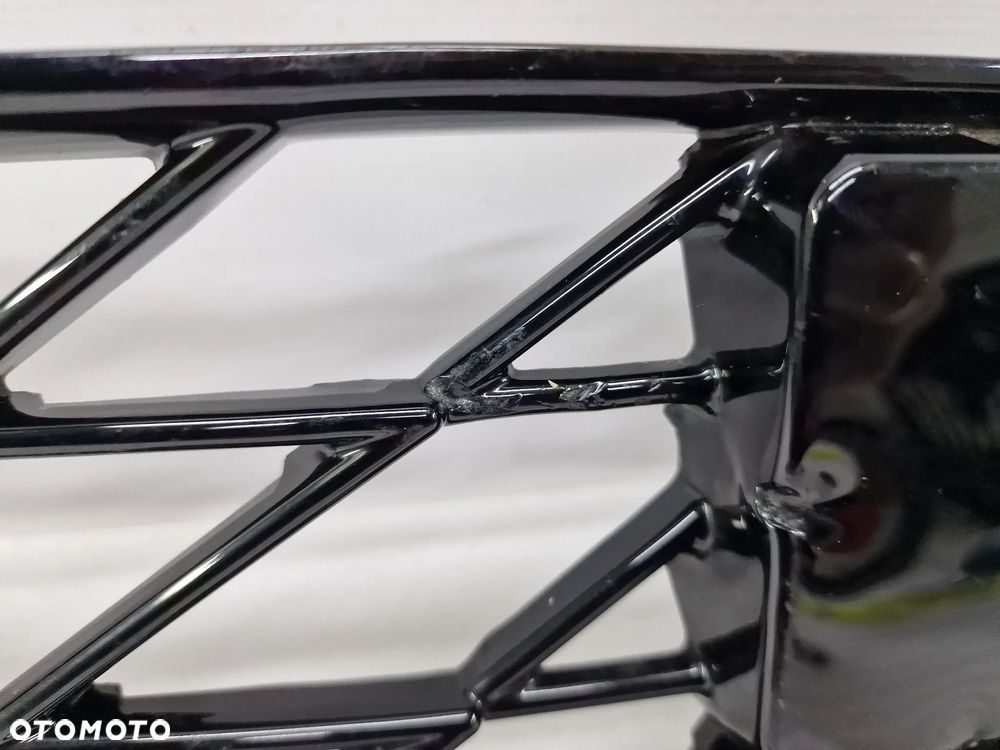 CUPRA FORMENTOR 5FF 19- KRATKA ŚRODKOWA ZDERZAKA PRZEDNIEGO PRZÓD , NR 5FF853667A , NR AUKCJI KR314 - 4