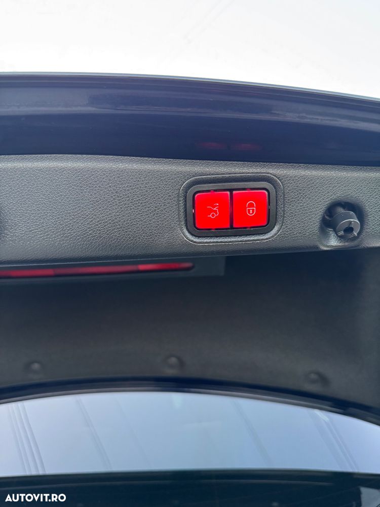 Mercedes-Benz E 300 de 9G-TRONIC AMG Line - 11