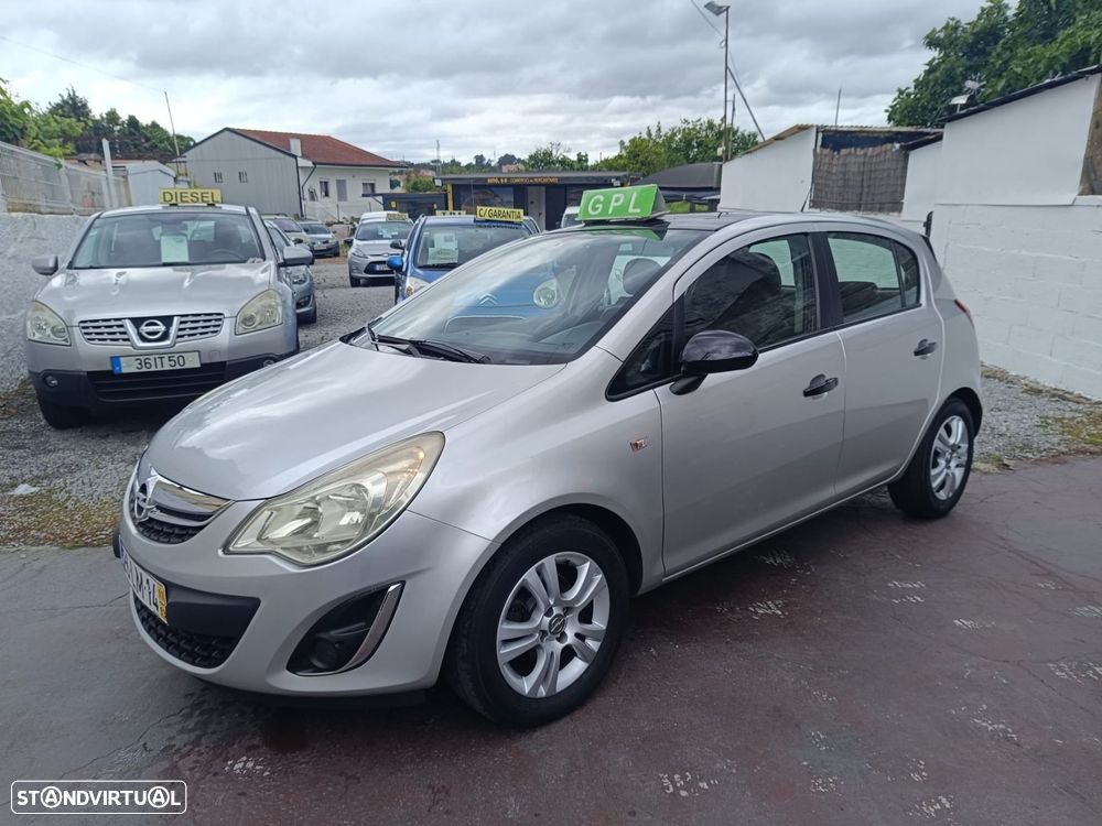 Opel Corsa 1.2 City FlexFuel - 2