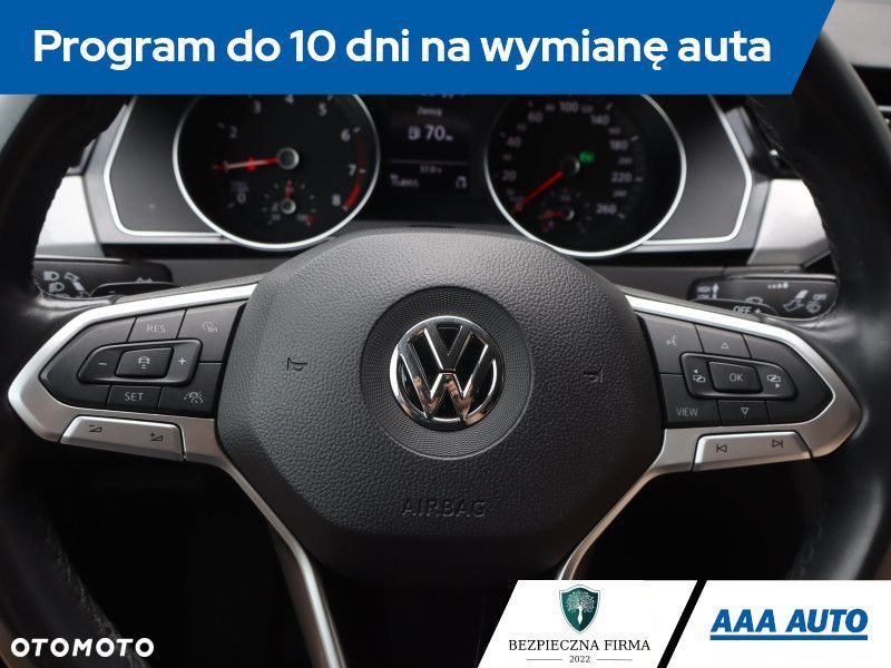 Volkswagen Passat - 20