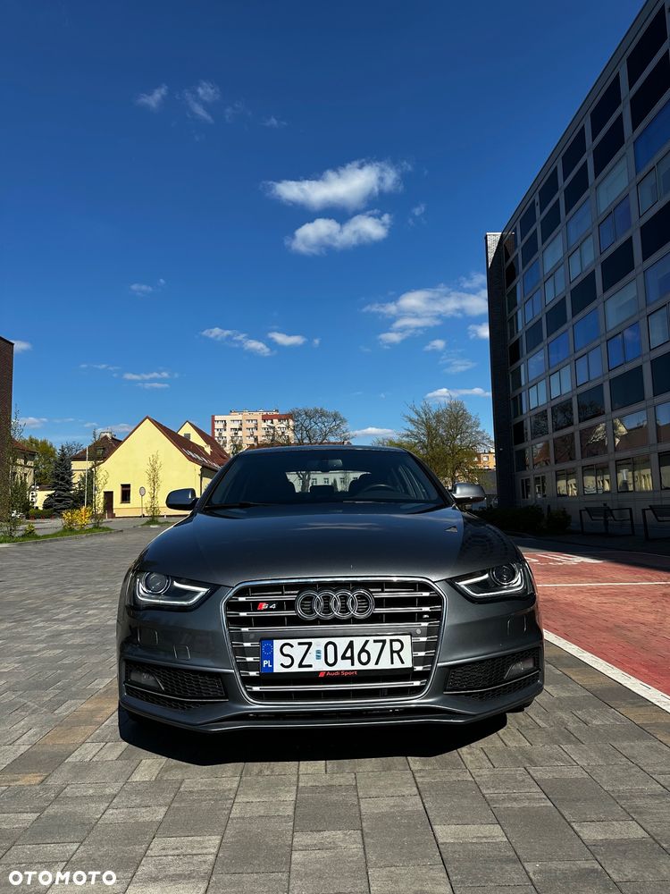 Audi S4 Limousine - 1