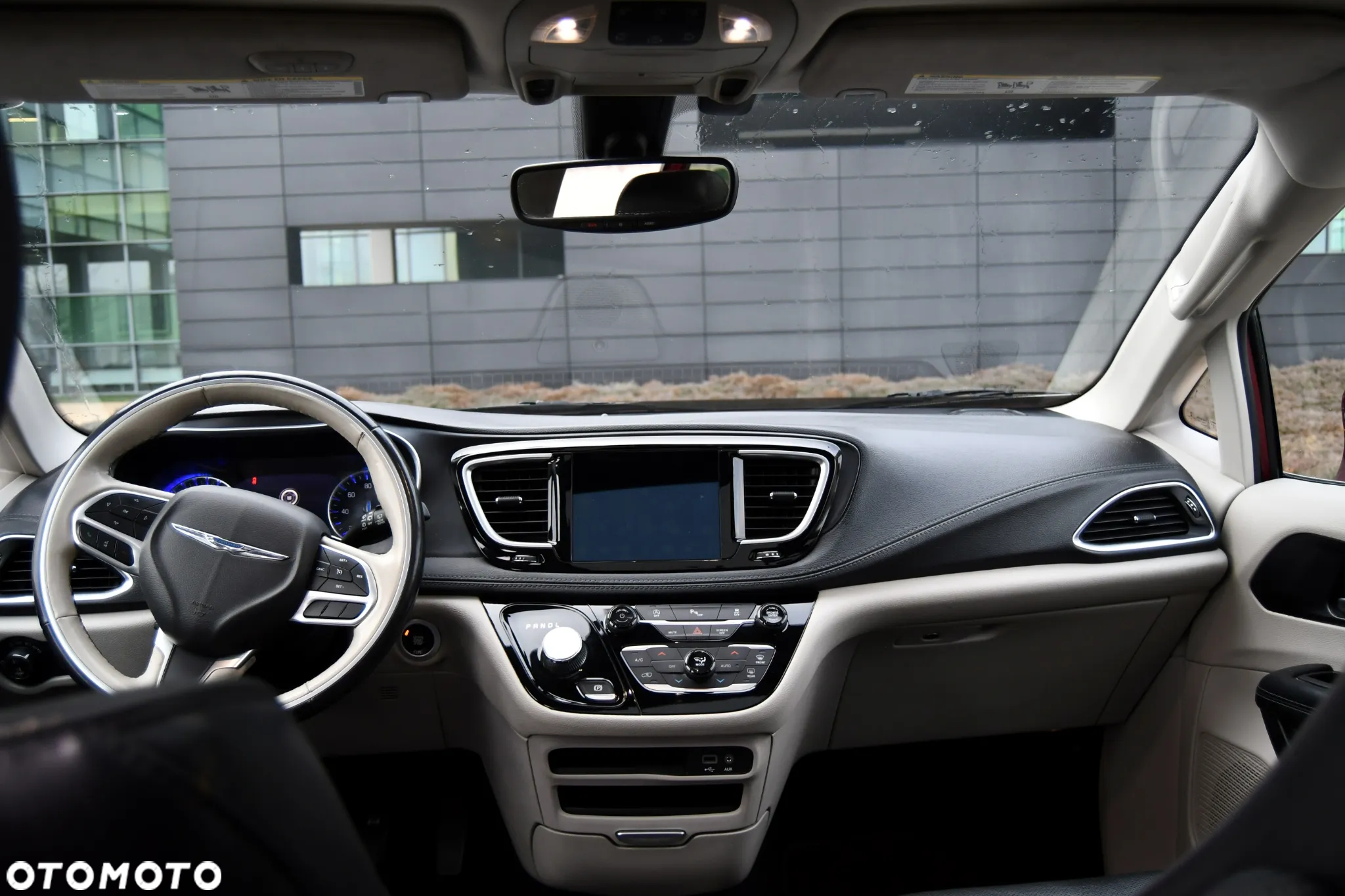 Chrysler Pacifica - 3