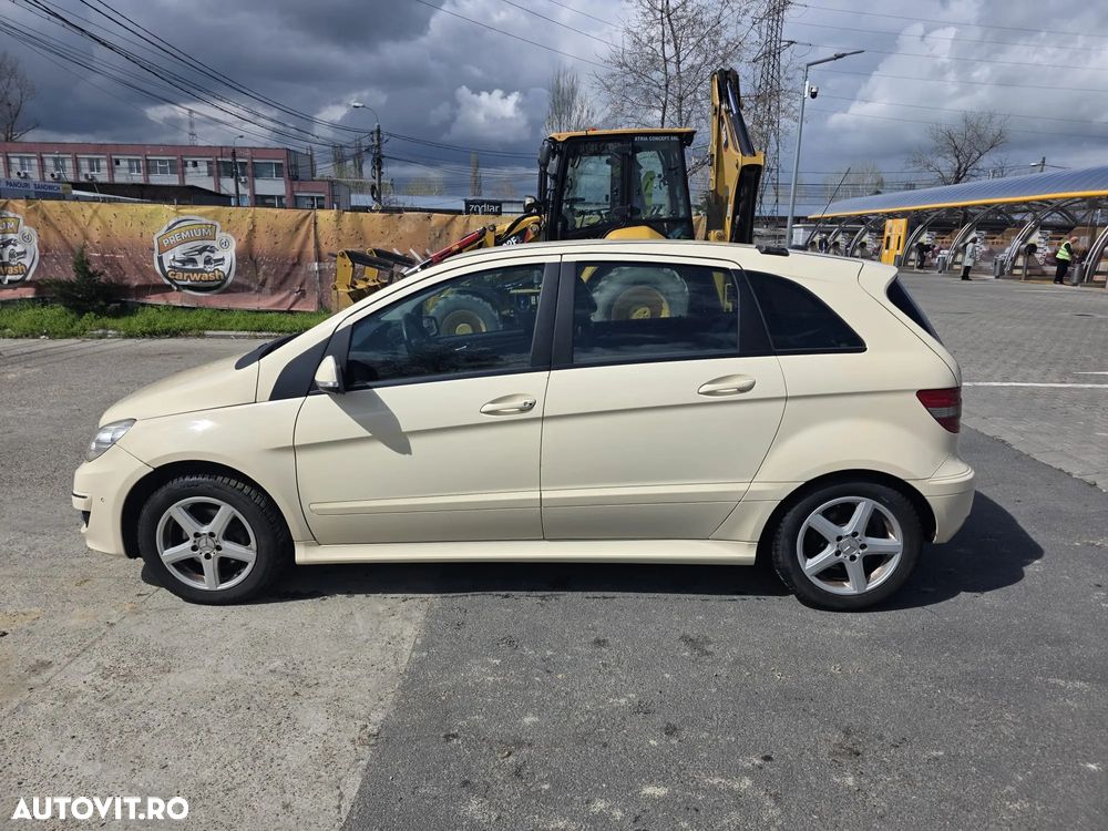 Mercedes-Benz B 180 - 10