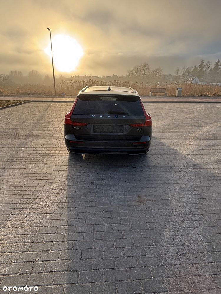 Volvo V60 B4 B Plus Dark - 15