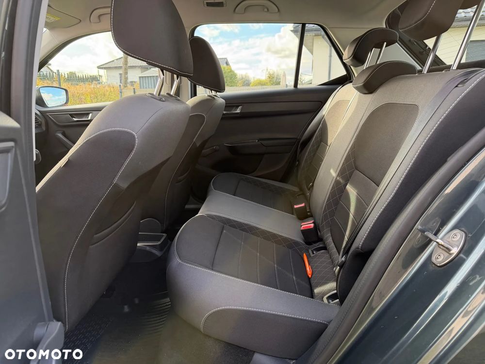 Skoda Fabia 1.0 TSI Style Color - 12