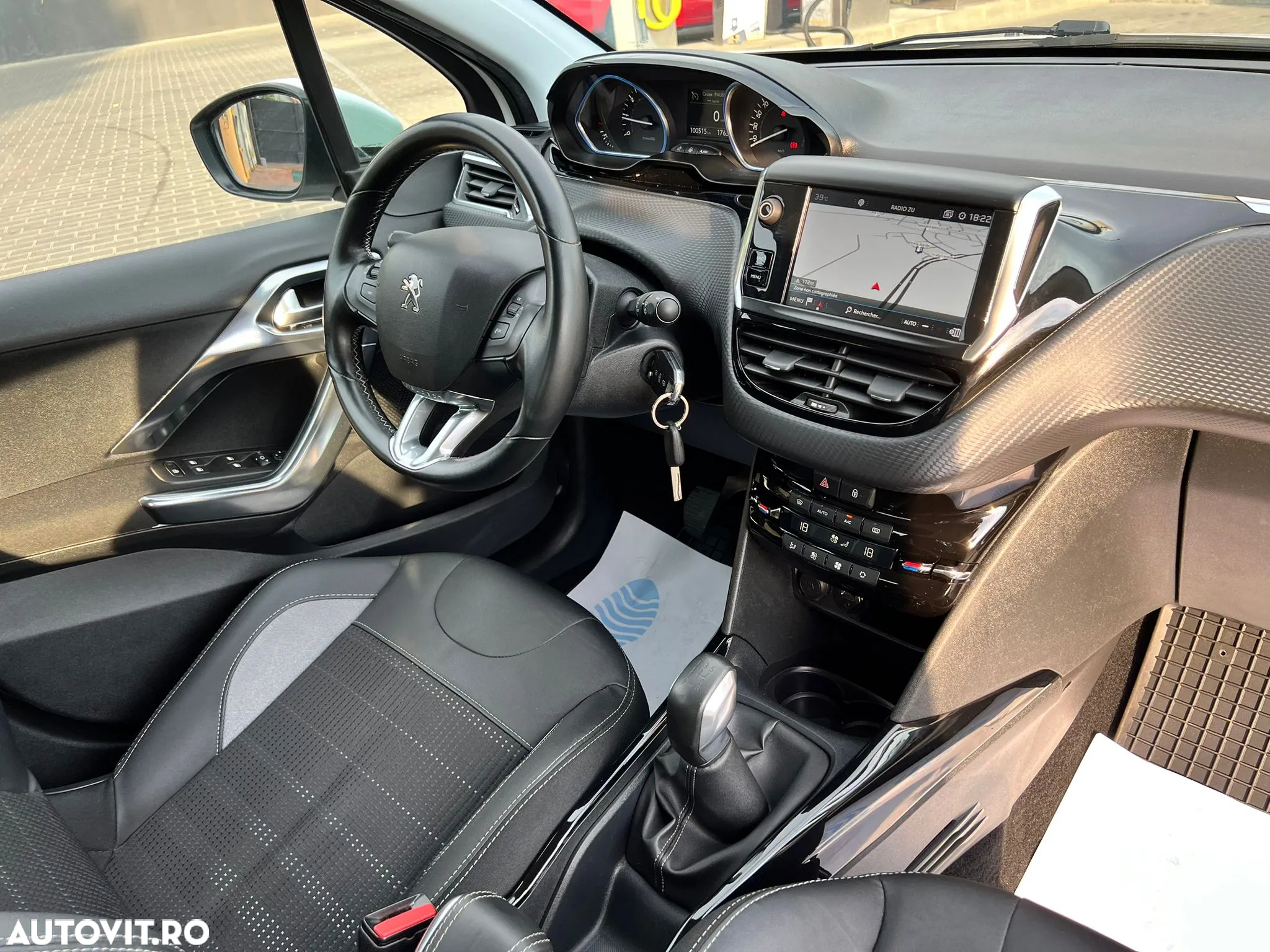 Peugeot 2008 1.2 PureTech Turbo S&S Allure - 19