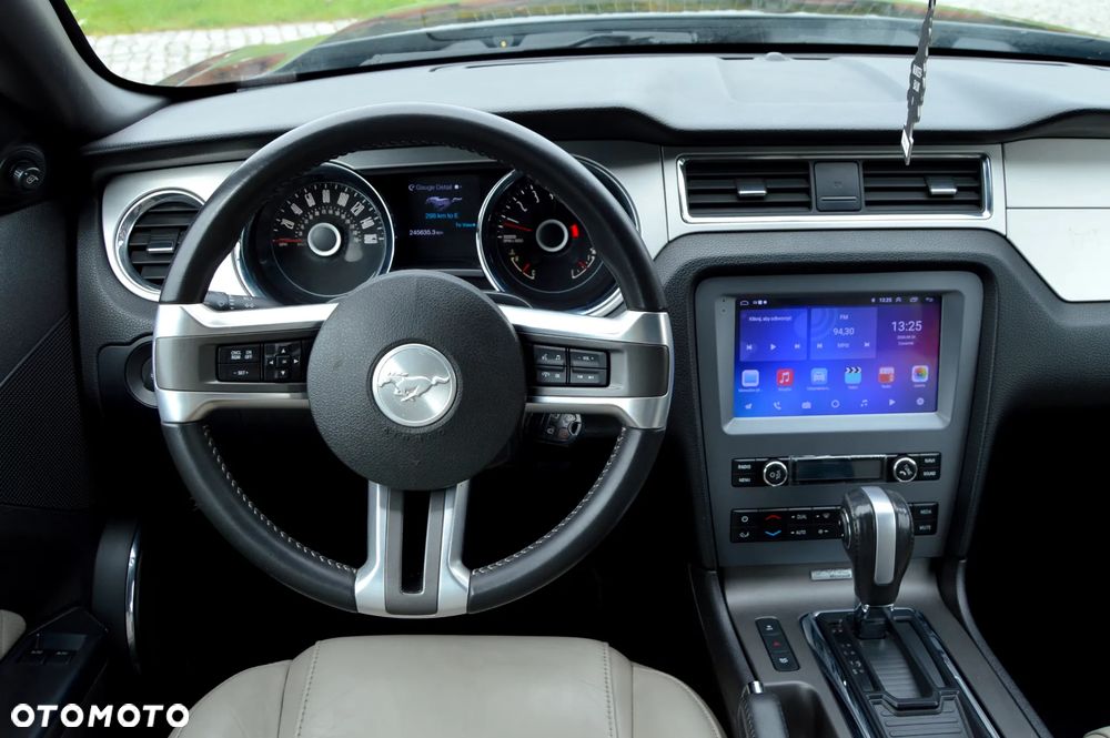 Ford Mustang 3.7 V6 Premium - 14
