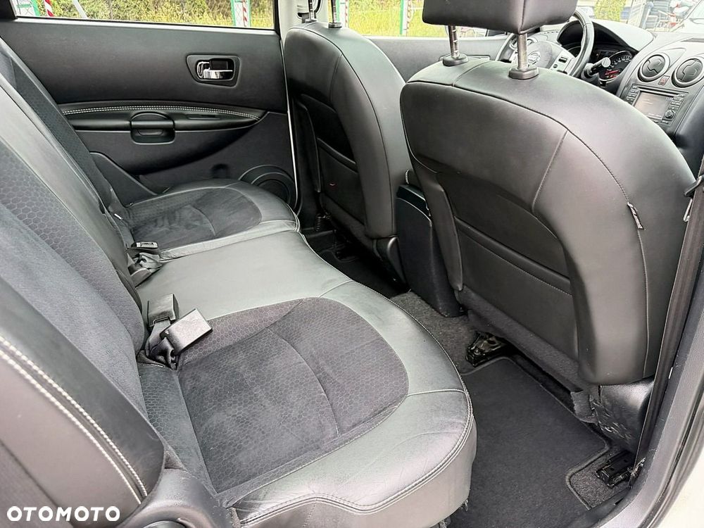 Nissan Qashqai+2 - 12