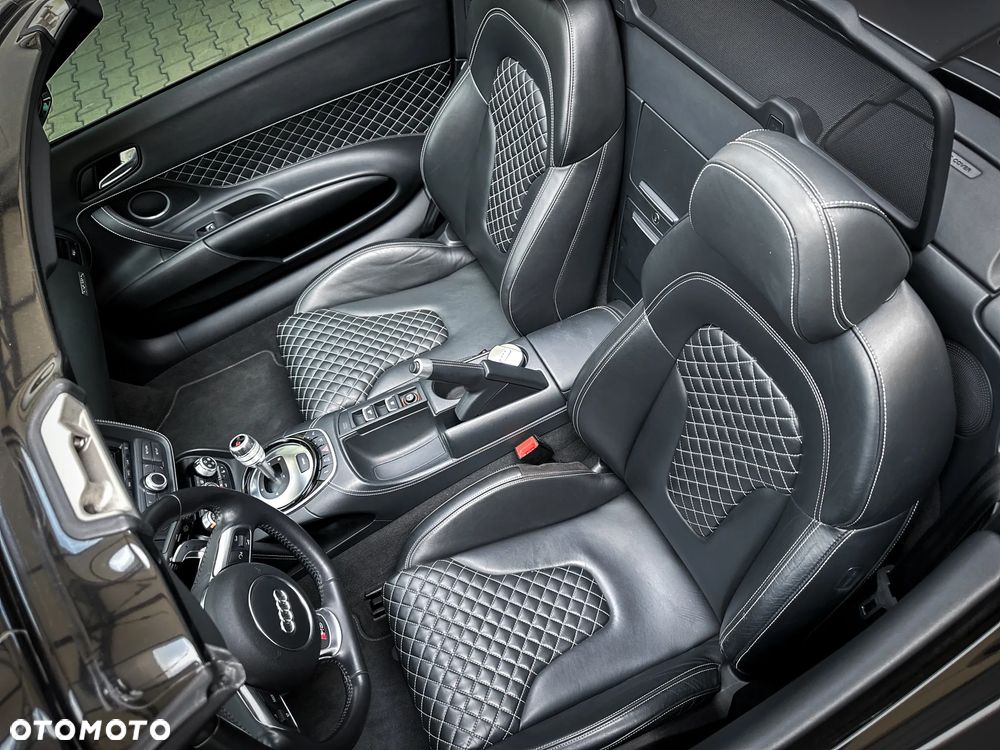 Audi R8 Spyder - 21