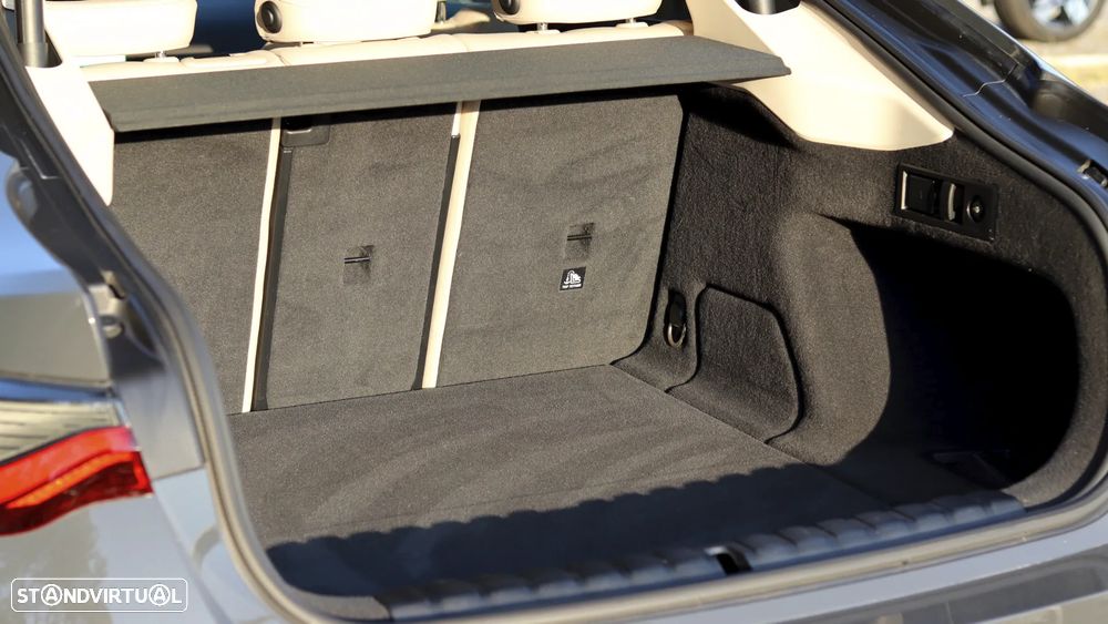 BMW i4 - 16