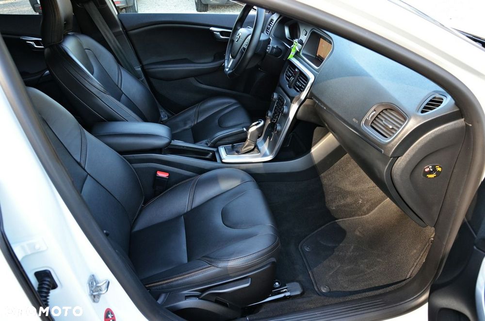 Volvo V40 Cross Country T3 Drive-E Summum - 6
