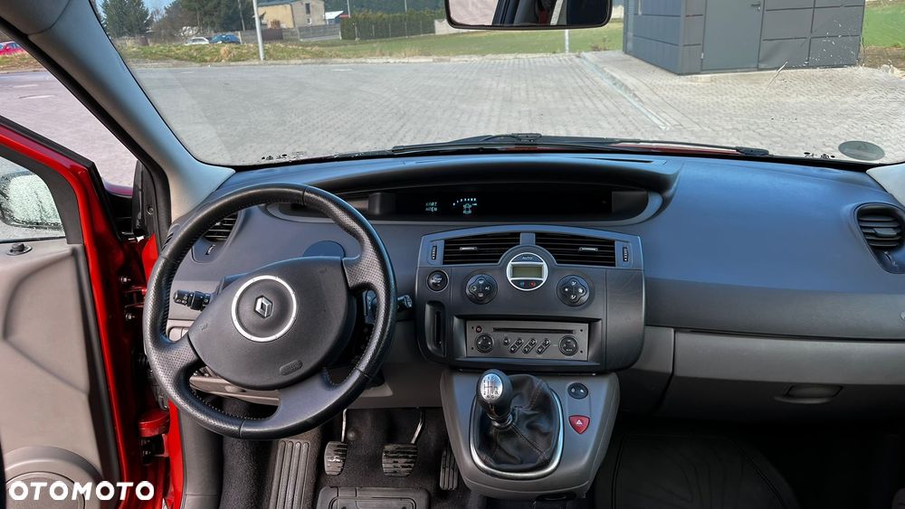 Renault Scenic 1.9 dCi FAP Conquest - 26