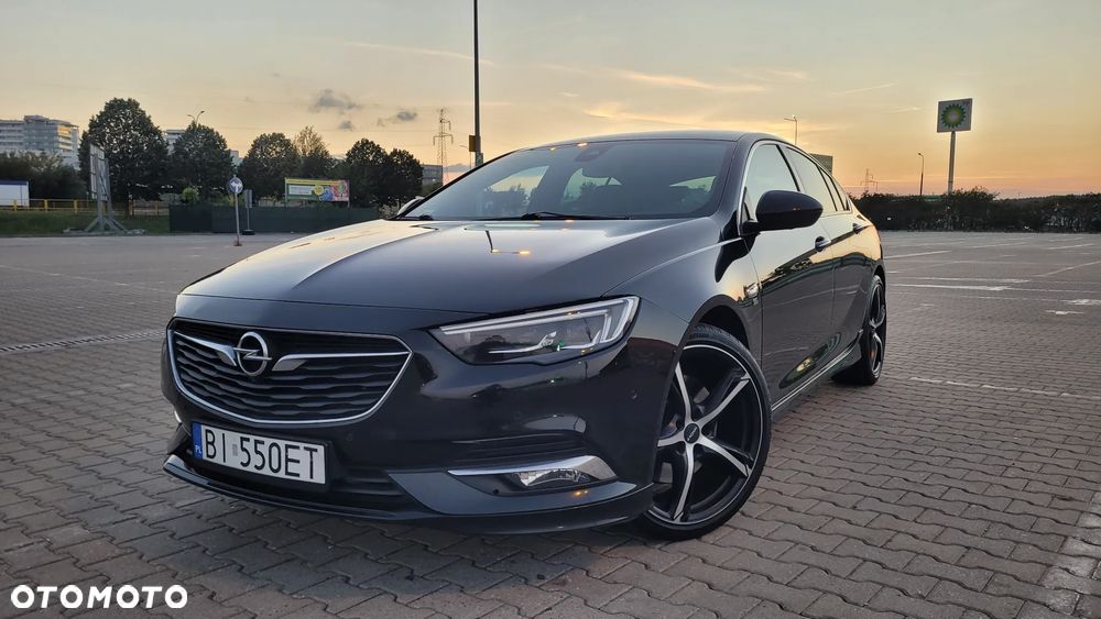 Opel Insignia - 1