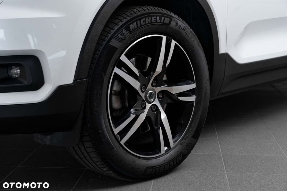 Volvo XC 40 T4 AWD Geartronic R-Design - 8