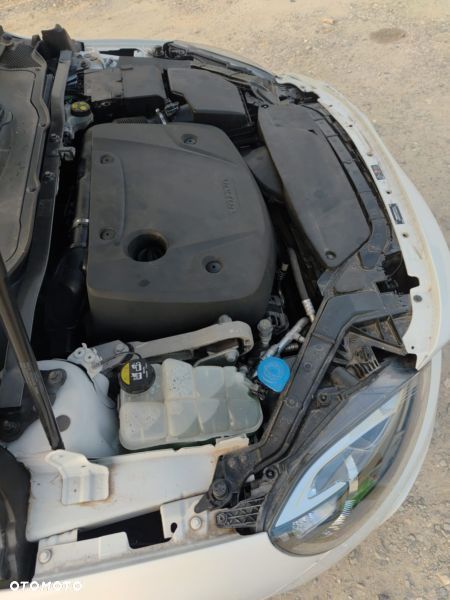 Volvo V40 Cross Country - 33