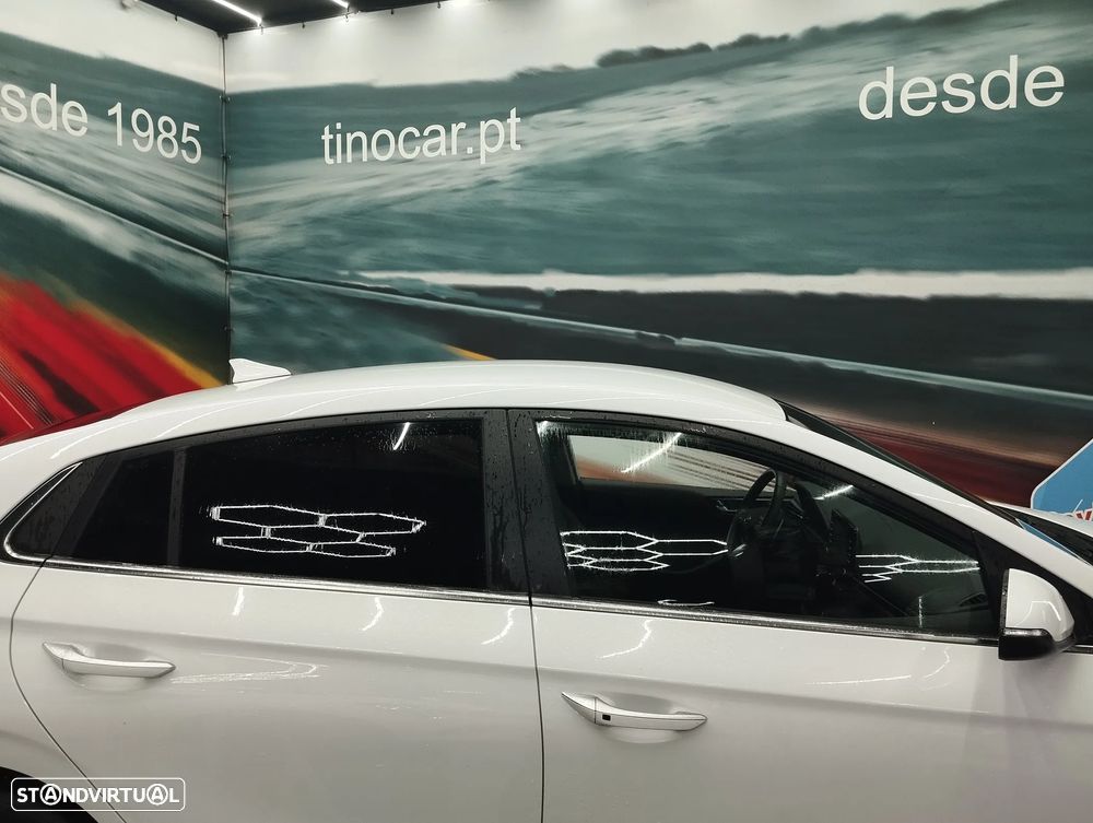 Hyundai Ioniq 1.6 GDI PHEV Tech - 10