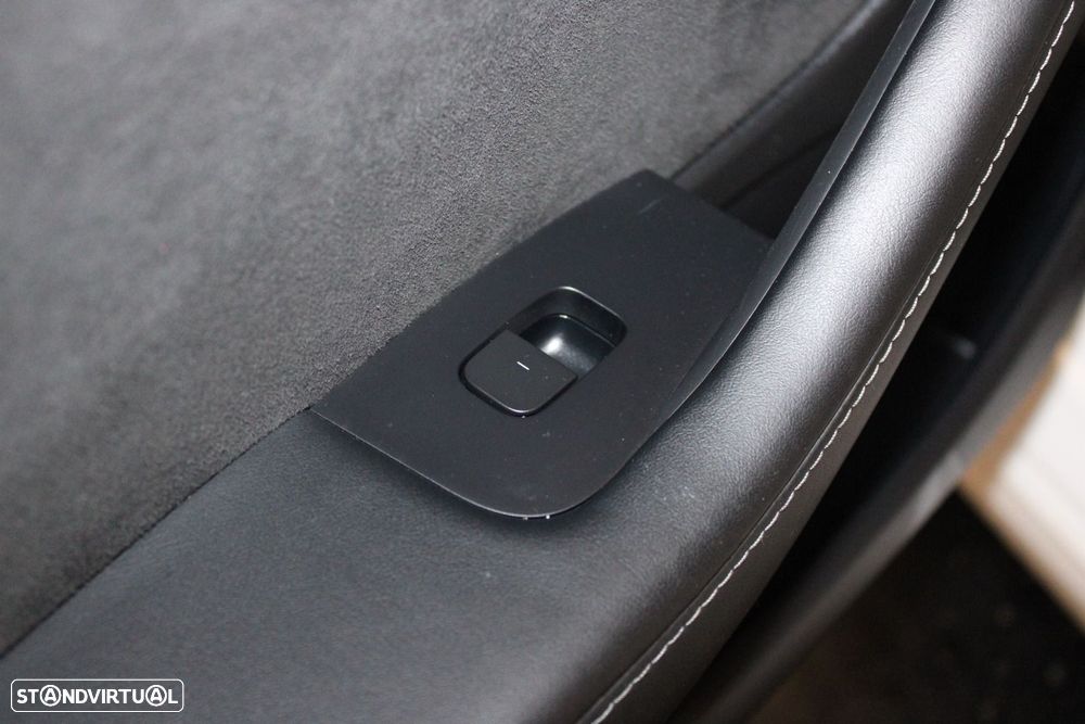 Tesla Model 3 Long Range Tração Integral - 32