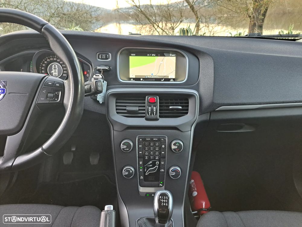 Volvo V40 D2 Kinetic - 23