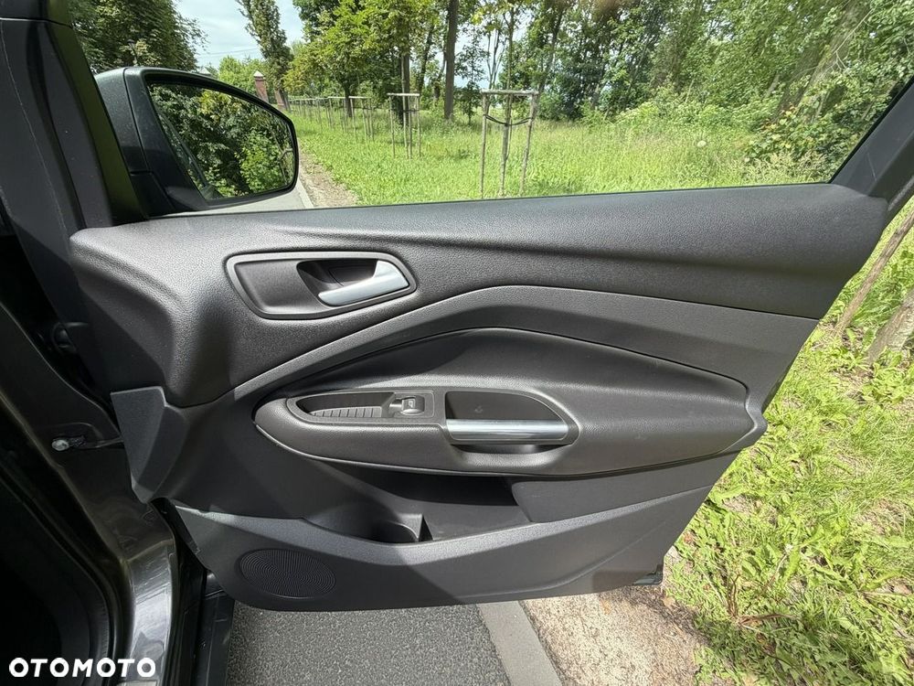 Ford Kuga - 33