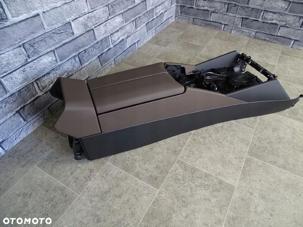 TUNEL ŚRODKOWY BMW 5 G60 G61 PODŁOKIETNIK SKÓRA SKÓRZANY BRĄZOWY - 2