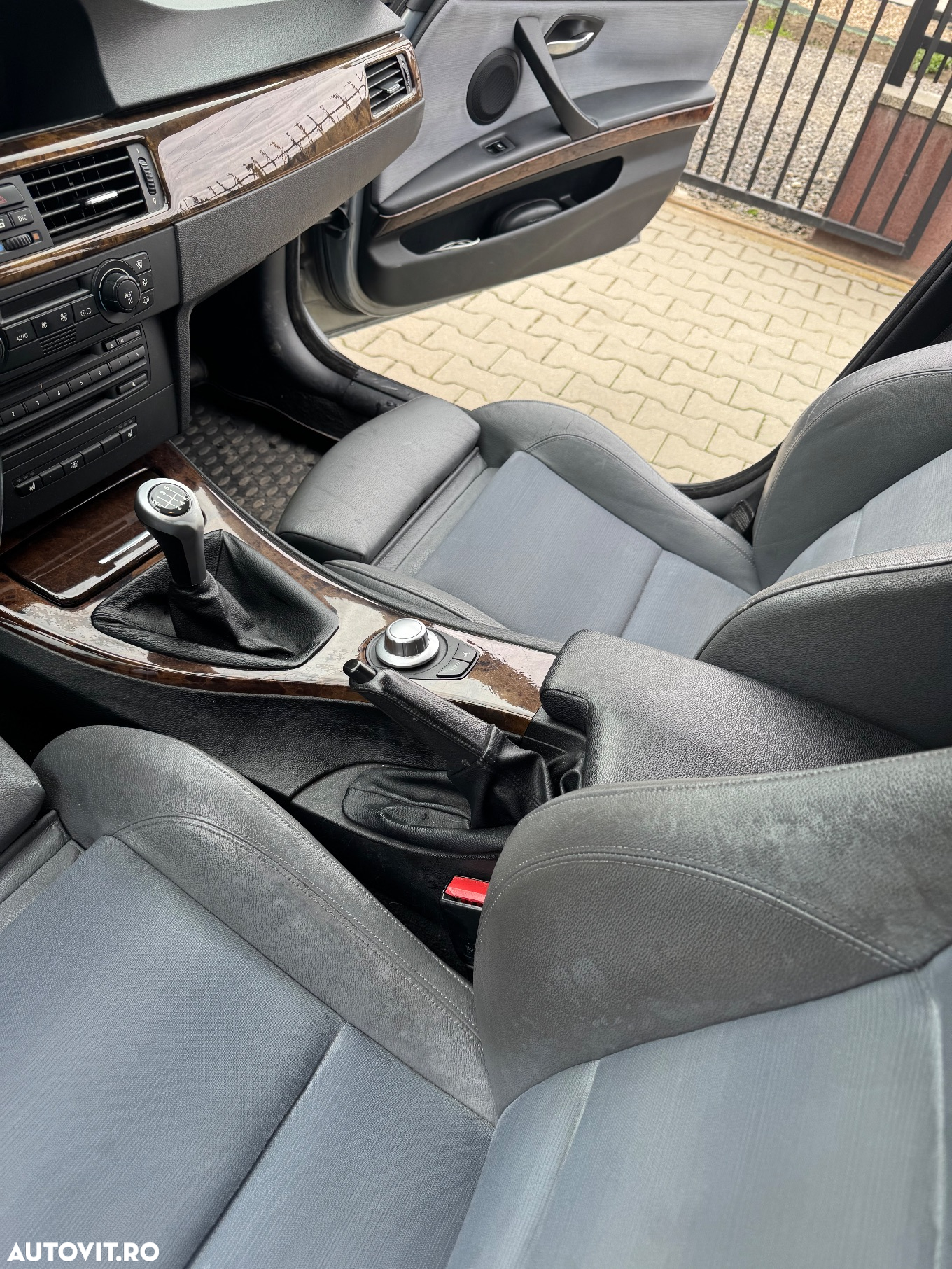 BMW Seria 3 320d Touring - 12