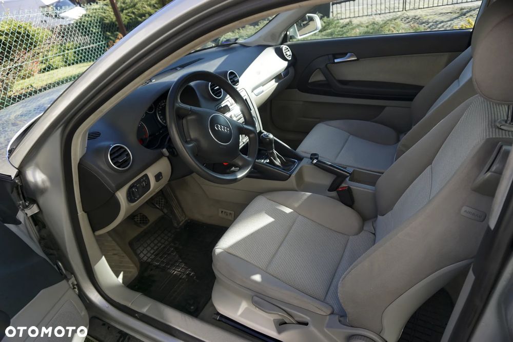Audi A3 3-drzwiowe 1.6 Ambiente - 8