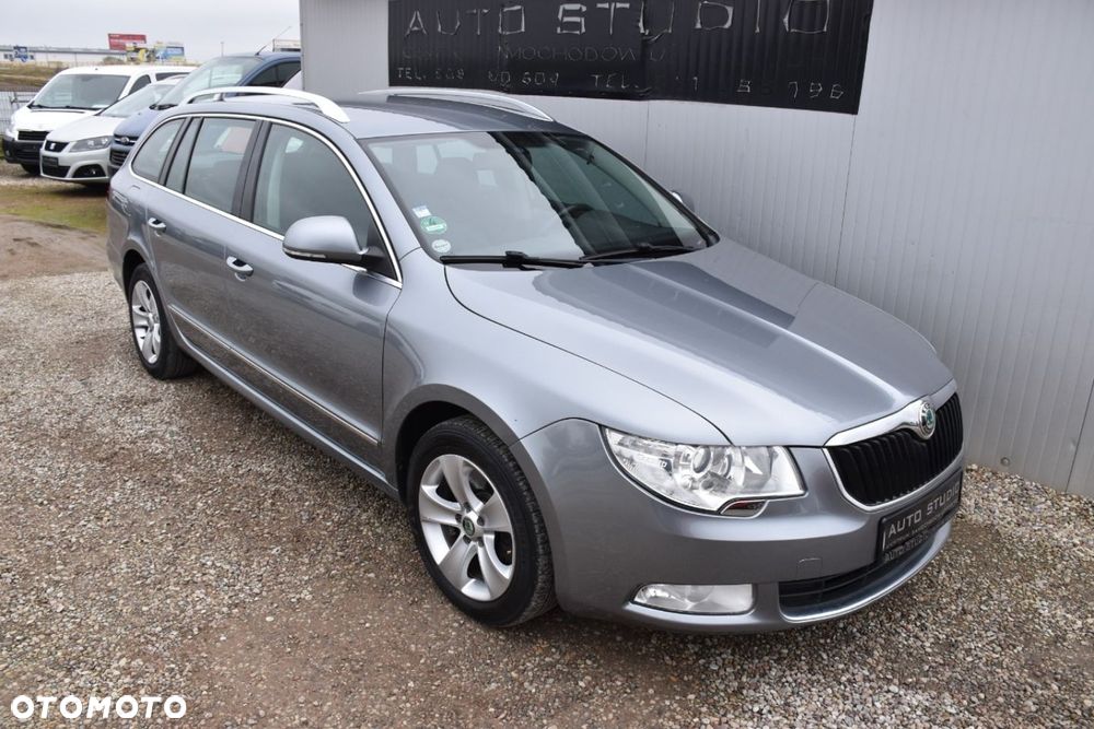 Skoda Superb 2.0 TDI DSG Ambition - 2